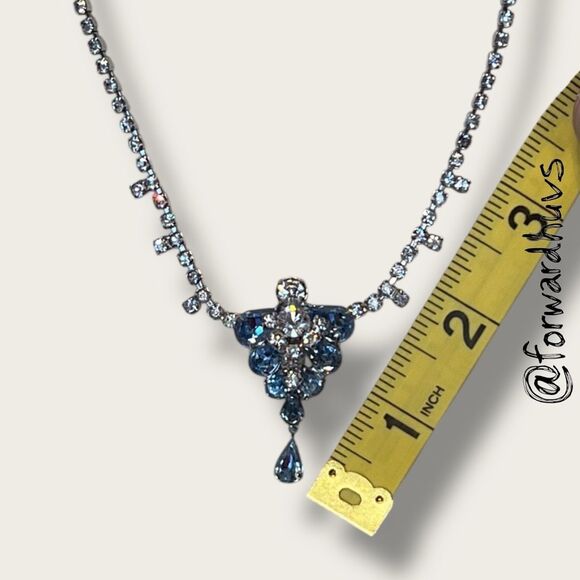 Vintage Mid-Century Rhinestone Necklace – Floral Cluster with Teardrop Pendant - Picture 5 of 11